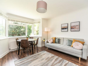 Pass the Keys Stylish Apt in quiet cul de sac